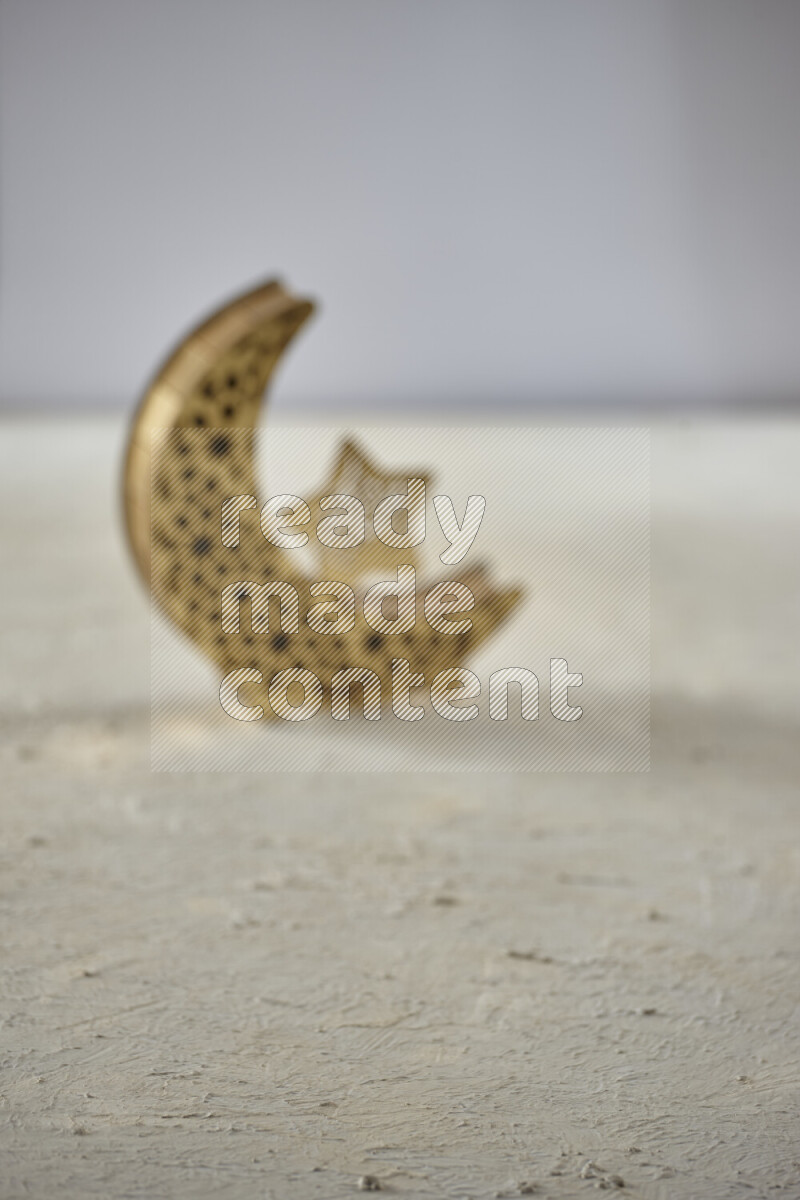 فانوس موضوع علي خلفية بيضاء