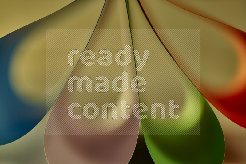 فن تجريدي يعرض منحنيات وتدرجات اللون مكونه بضوء ملون