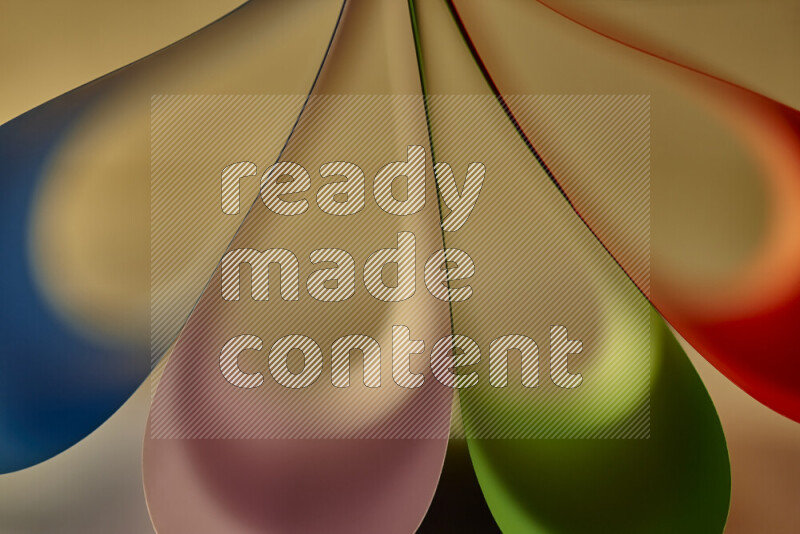 فن تجريدي يعرض منحنيات وتدرجات اللون مكونه بضوء ملون