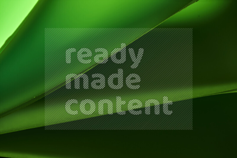 فن تجريدي يعرض منحنيات مع تدرجات الألوان الباردة مكونه بضوء ملون