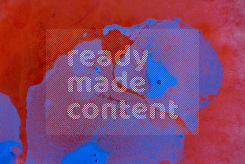 تظهر الصورة أشكال مختلفة من تداخلات اللون الأحمر والأزرق