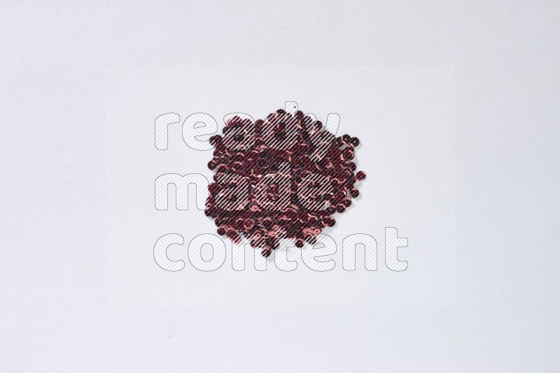 ترتر مسطح متعدد الألوان على خلفية رمادية