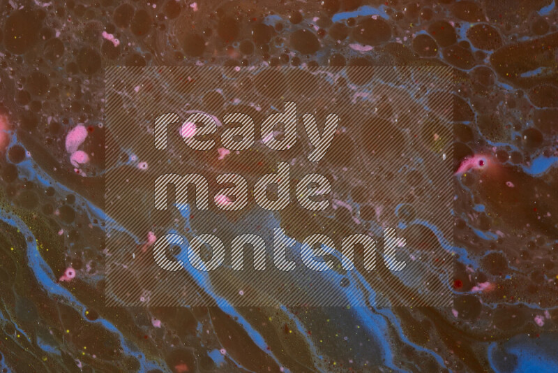 تظهر الصورة أشكال مختلفة من تداخلات اللون الوردي والأزرق والبني