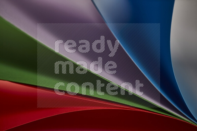 فن تجريدي يعرض المنحنيات المرتبة للأوراق الملونة