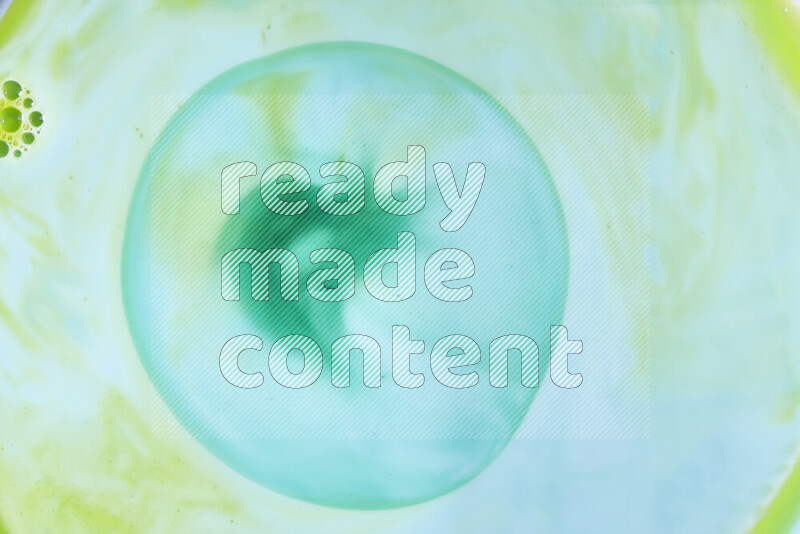 لقطة مقربة لأنماط دوامية بتدرجات اللون الأخضر