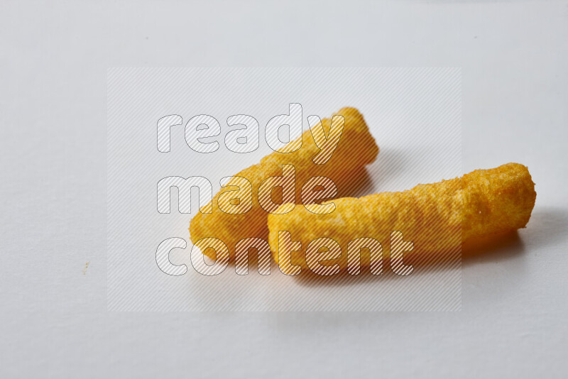 وجبات خفيفه علي خلفية بيضاء