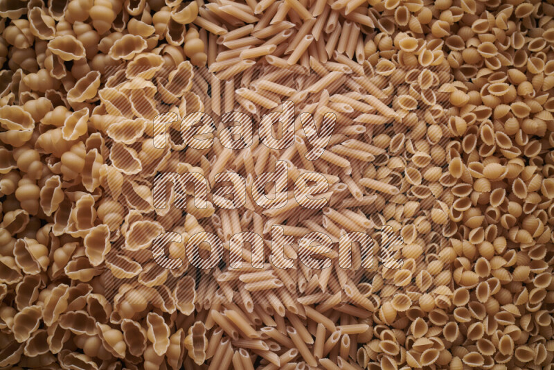 3 انواع معكرونة علي الخلفية كاملة