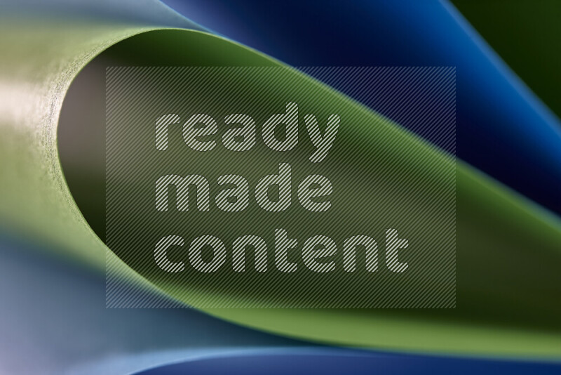 فن تجريدي يعرض المنحنيات المرتبة للأوراق باللون الأزرق والأخضر