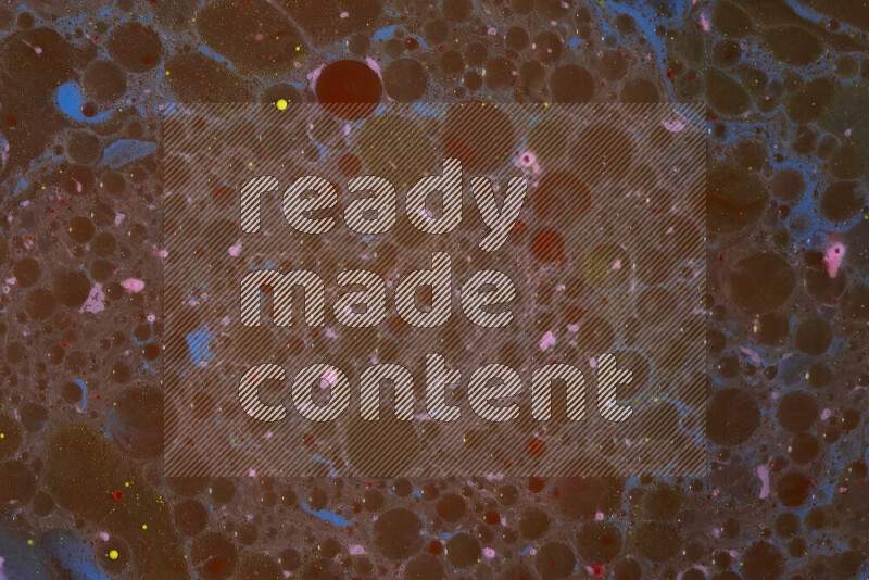 تظهر الصورة أشكال مختلفة من تداخلات اللون الوردي والأزرق والبني