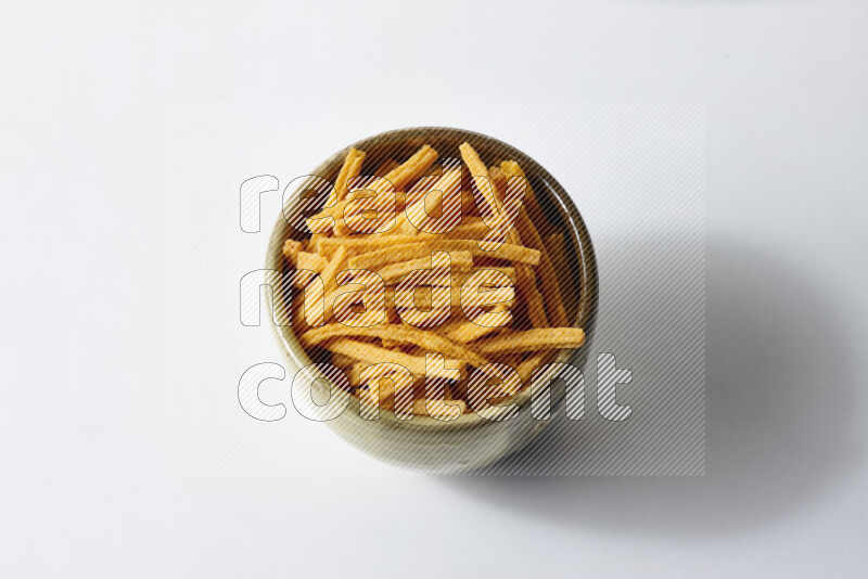 وجبات خفيفه متنوعة علي خلفية خلفية بيضاء